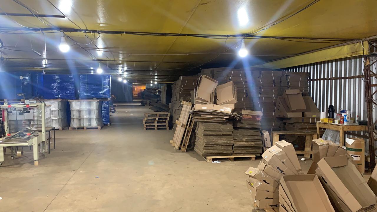 Foto 17 de 26 — Fábrica clandestina produzia milhares de cigarros por dia em Araraquara; Veja fotos